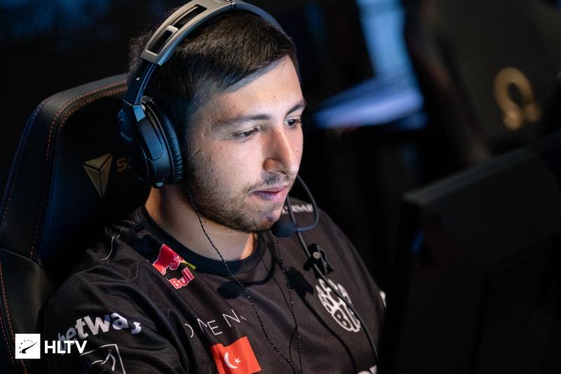 XANTARES opuści DUŻY XANTARES opuści DUŻY
