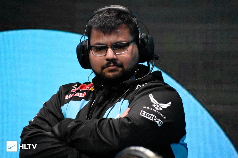 Ex entrenador de Cloud9 atrapado usando un error de entrenamiento