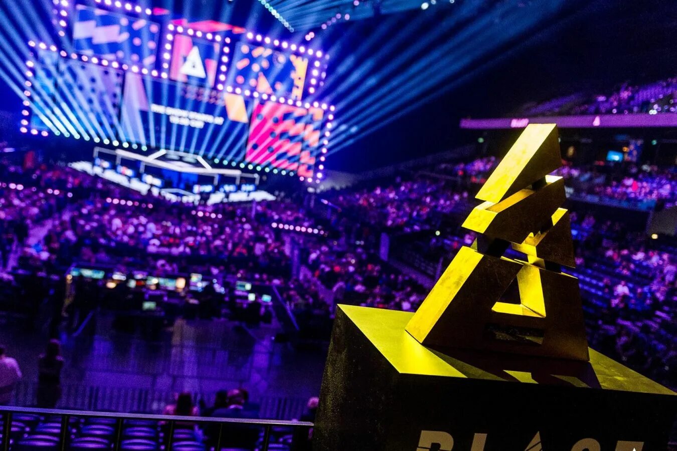 Virtus.pro przeszło światowy finał Team BLAST Premier