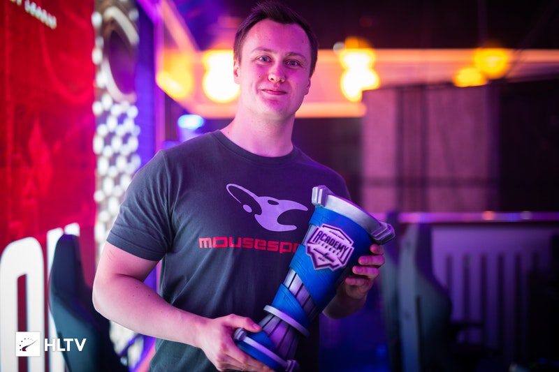 Sycrone se convertirá en el entrenador en jefe de MOUZ